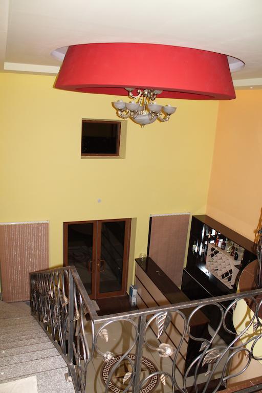 Princ Plaza Hotel Erevan Exterior foto